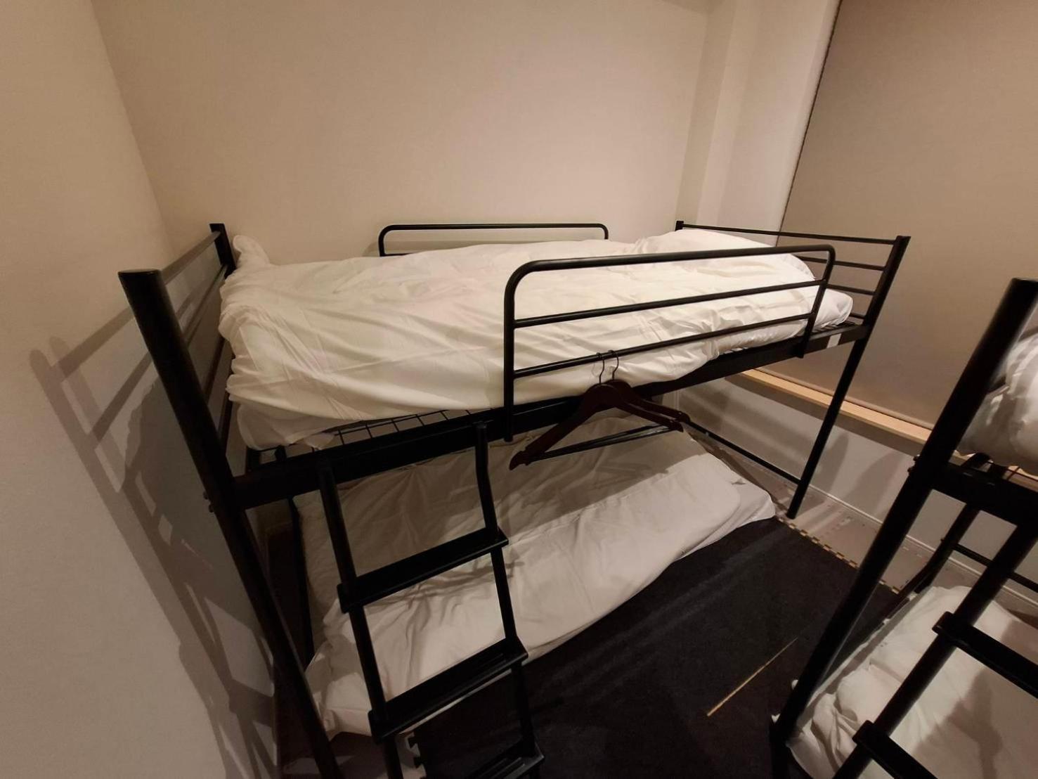 駐車場無料 The Three Smiles Free Car Park Hostel *