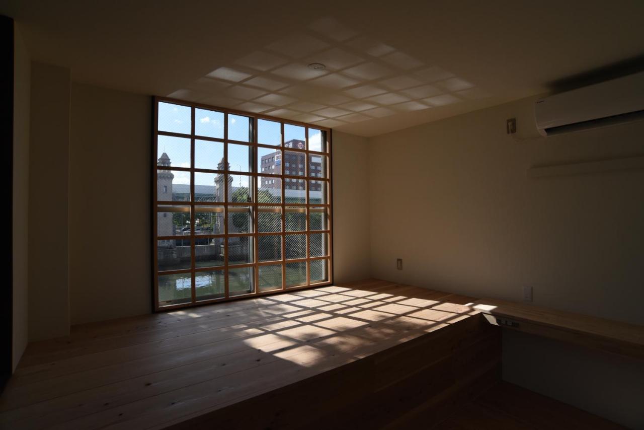 駐車場無料 The Three Smiles Free Car Park Hostel